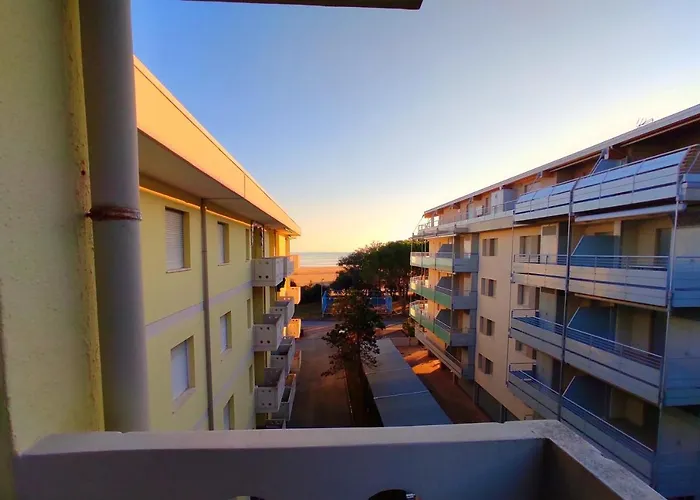Jet Apartment *